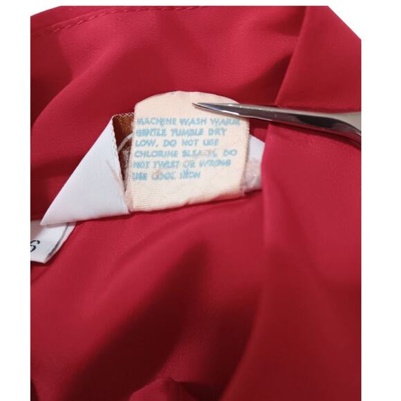 VINTAGE High Neck‎ Blouse Top 6 Pin Tucks Tie Red Dressy Career Office Holiday - Picture 7 of 9